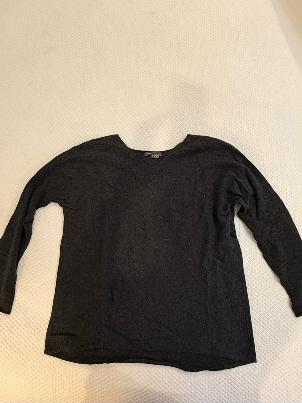 Vince Charcoal Gray V-Neck Long Sleeve Cashmere Sweater